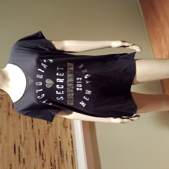 Victoria's secret 2013 Fashion Show T-Shirt With Rhinestone Wings Size L - Picture 1 of 8
